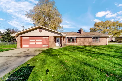 1033 W Illinois Ave, Aurora, IL 60506