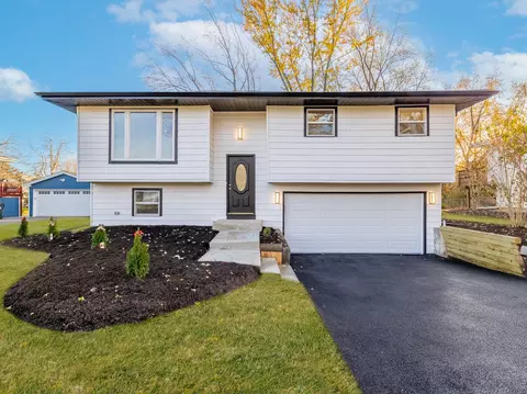 29 W221 Ray St, West Chicago, IL 60185