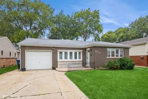 8736 S 55th Ave, Oak Lawn, IL 60453