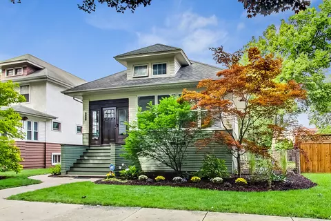 815 S Maple Ave, Oak Park, IL 60304