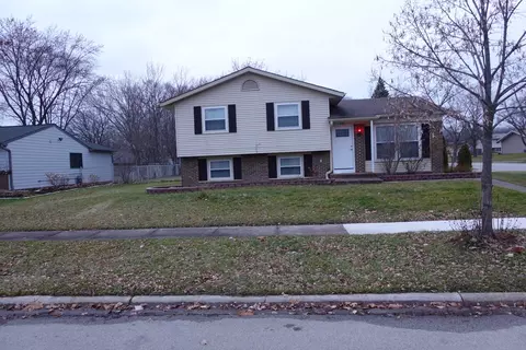201 Blackberry Dr, Bolingbrook, IL 60440