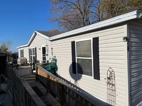 34 Maple St, Minooka, IL 60447