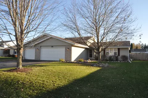 518 Merilot Dr, Roscoe, IL 61073