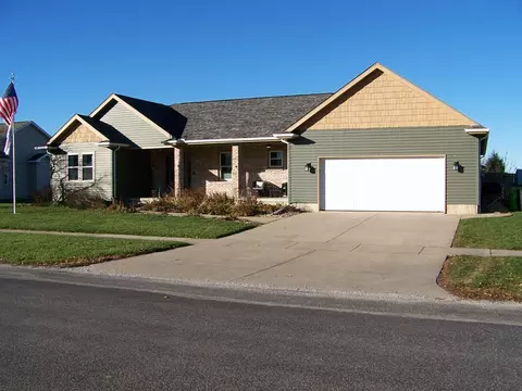 904 N Jackson St, Fairbury, IL 61739