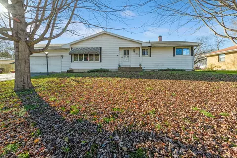 9617 Jean Dr, Hebron, IL 60034
