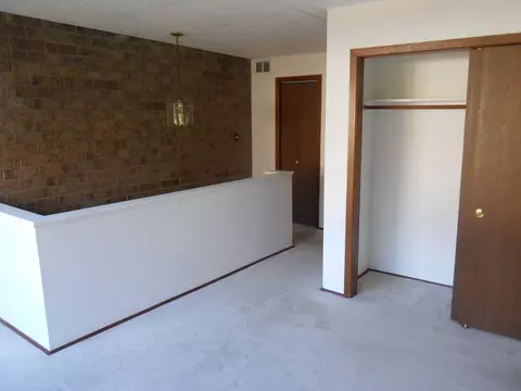 508 Kenneth Cir, Elgin, IL 60120 photo 10