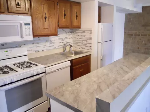 508 Kenneth Cir, Elgin, IL 60120 photo 6