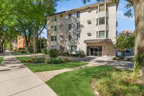8232 Niles Center Rd #410, Skokie, IL 60077