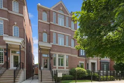 2743 N Lakewood Ave #3, Chicago, IL 60614