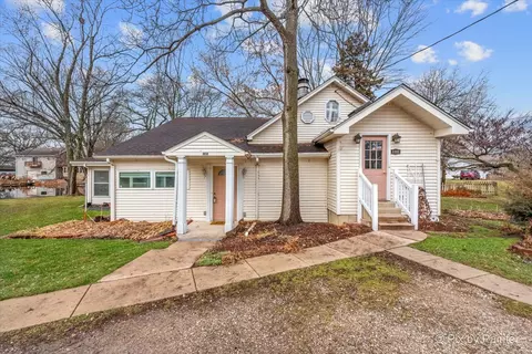 3305 Willow Ln, Island Lake, IL 60042