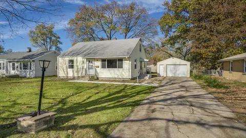 2211 Sharon Ave, Rockford, IL 61103