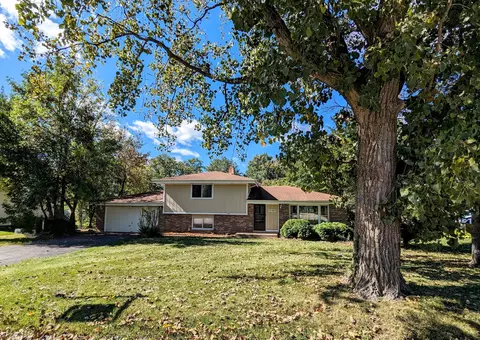 2 N462 Mildred Ave, Glen Ellyn, IL 60137