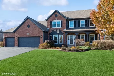 510 Clover Dr, Algonquin, IL 60102