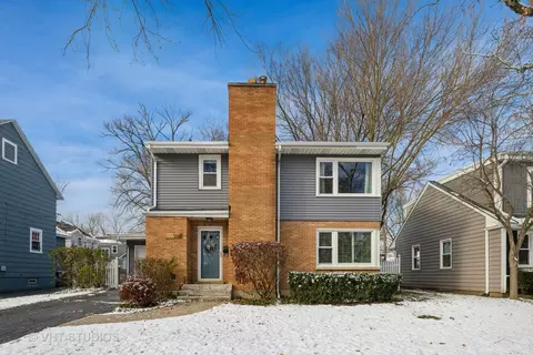 914 Rosemary Ter, Deerfield, IL 60015