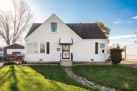 39 Golfview Dr, Northlake, IL 60164
