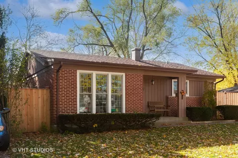 677 N Green Dr, Wheeling, IL 60090 photo 3