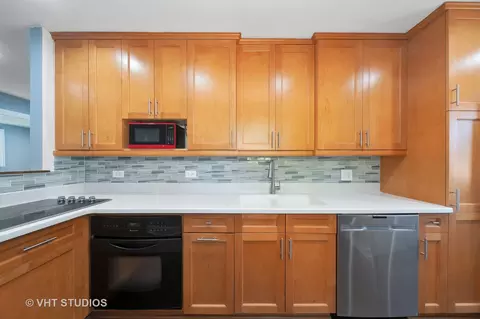 677 N Green Dr, Wheeling, IL 60090 photo 11