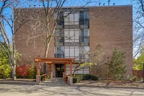 1833 Four Lakes Ave #1K, Lisle, IL 60532