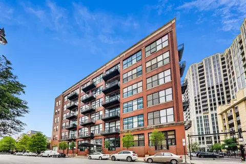 525 W Superior St #523, Chicago, IL 60654