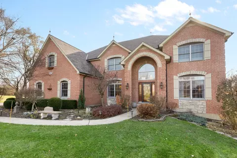129 Cranberry Ct, Lake Barrington, IL 60010