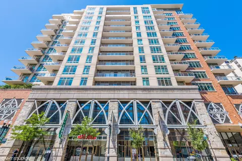 230 W Division St #602, Chicago, IL 60610