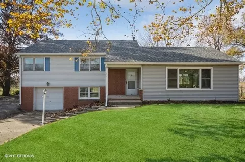 806 N Main St, Saybrook, IL 61770
