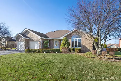 20428 S Grand Prairie Ln, Frankfort, IL 60423