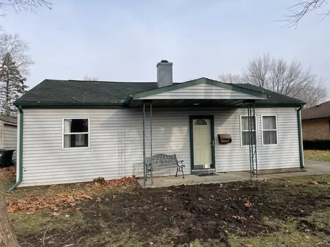 818 W 19th St, Sterling, IL 61081