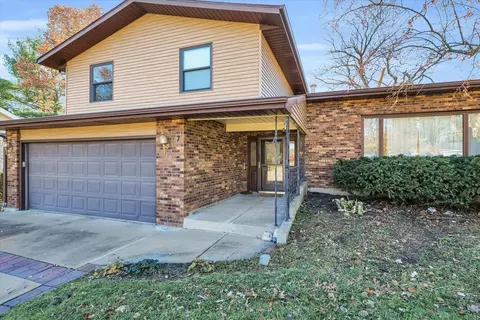 7 Clover Leaf Ct, Savoy, IL 61874 photo 4