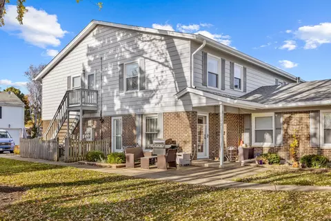 793 Pahl Rd #793, Elk Grove Village, IL 60007