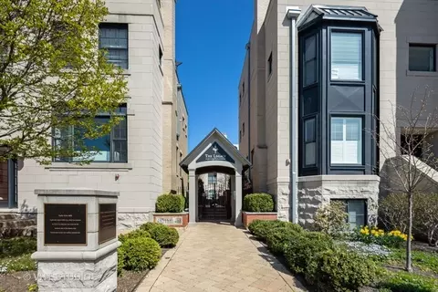 462 Pennsylvania Ave #3N, Glen Ellyn, IL 60137