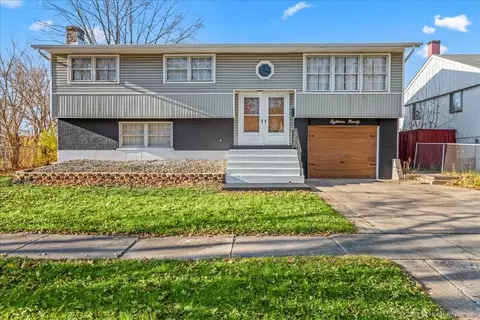 1890 Reichert Ave, Sauk Village, IL 60411
