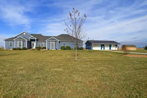 1280 E Cr 750 N, Tuscola, IL 61953