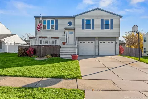 20709 S Birchwood Ln, Frankfort, IL 60423