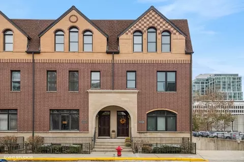 174 N Marion St, Oak Park, IL 60301