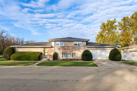 10800 31st St, Westchester, IL 60154