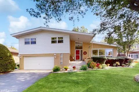 12513 E Navajo Dr, Palos Heights, IL 60463