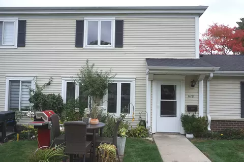 1112 Cove Dr, Prospect Heights, IL 60070