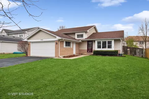 1674 Boulder Ridge Dr, Bolingbrook, IL 60490