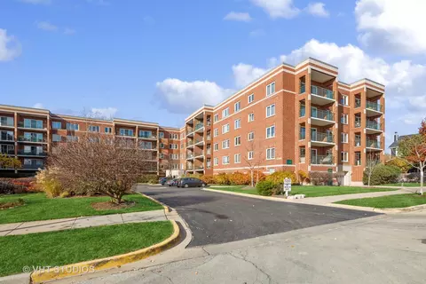 5360 N Lowell Ave #307, Chicago, IL 60630