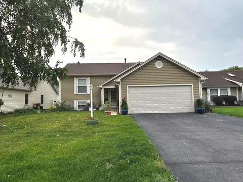 108 Azalea Cir, Streamwood, IL 60107