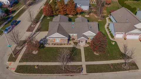 809 Witten Woods Dr, Bloomington, IL 61704 photo 3