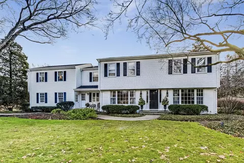 2531 Crabtree Ln, Northbrook, IL 60062