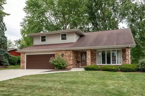 902 Caprice Dr, Shorewood, IL 60404