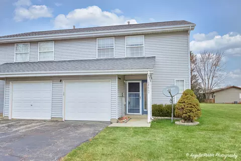17668 W Horseshoe Ln #1, Gurnee, IL 60031