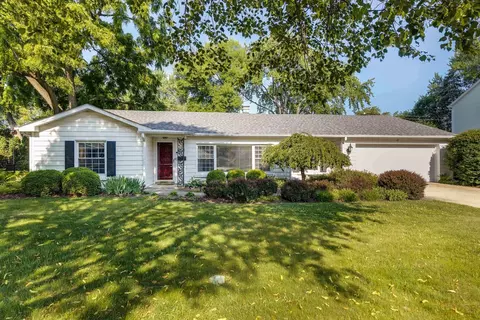 812 N Mitchell Ave, Arlington Heights, IL 60004