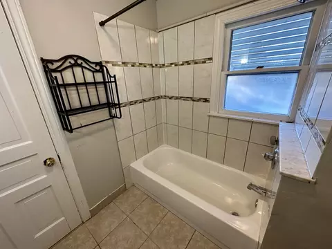 633 Chester Ave, Elgin, IL 60120 photo 16