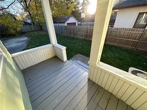 633 Chester Ave, Elgin, IL 60120 photo 22