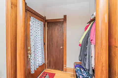 633 Chester Ave, Elgin, IL 60120 photo 4