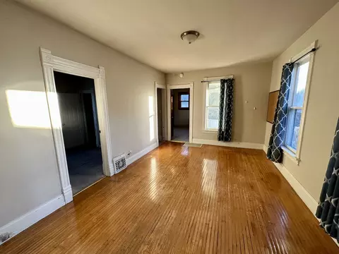 633 Chester Ave, Elgin, IL 60120 photo 8